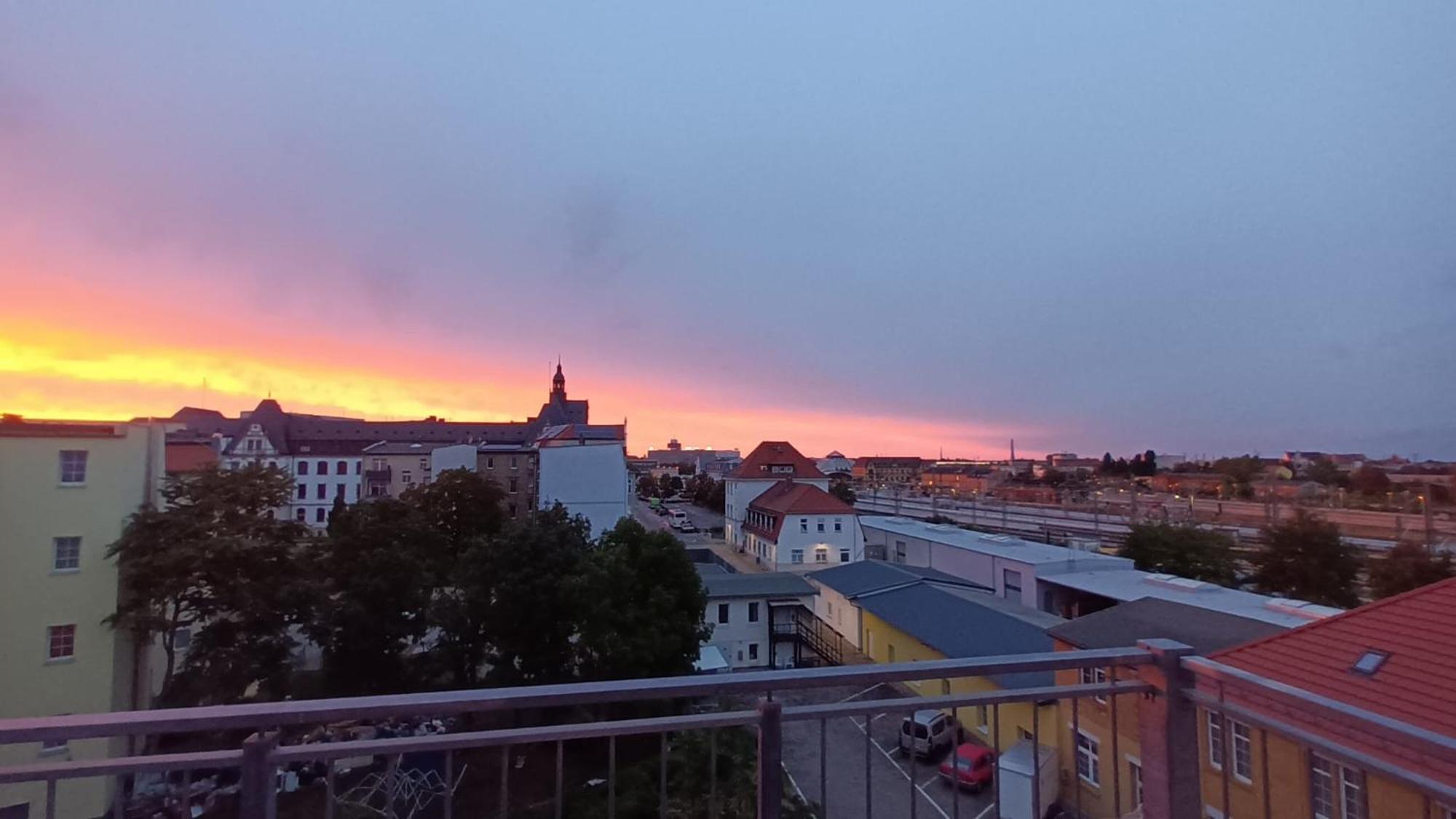 Ueber Den Daechern Von Halle Halle  外观 照片